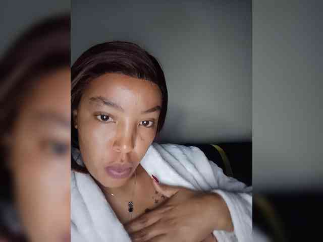 BeautifulGia webcam