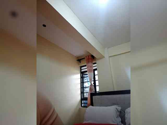 BeautifulGia webcam