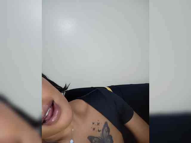 BeautifulGia webcam
