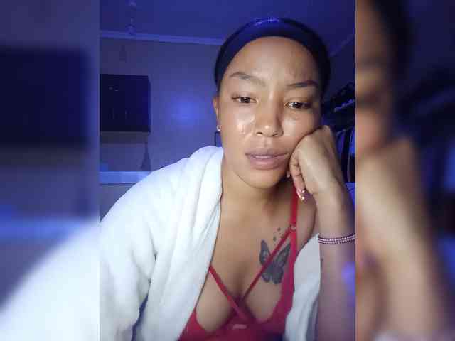BeautifulGia webcam