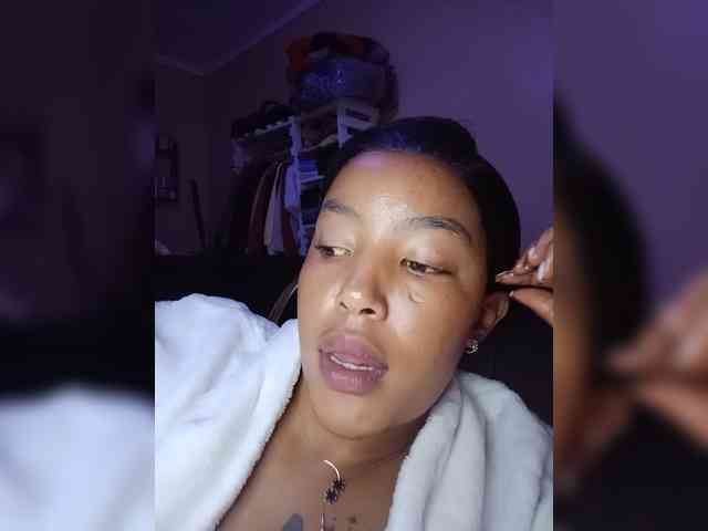 BeautifulGia webcam
