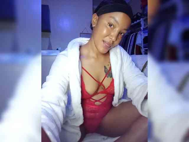 BeautifulGia webcam
