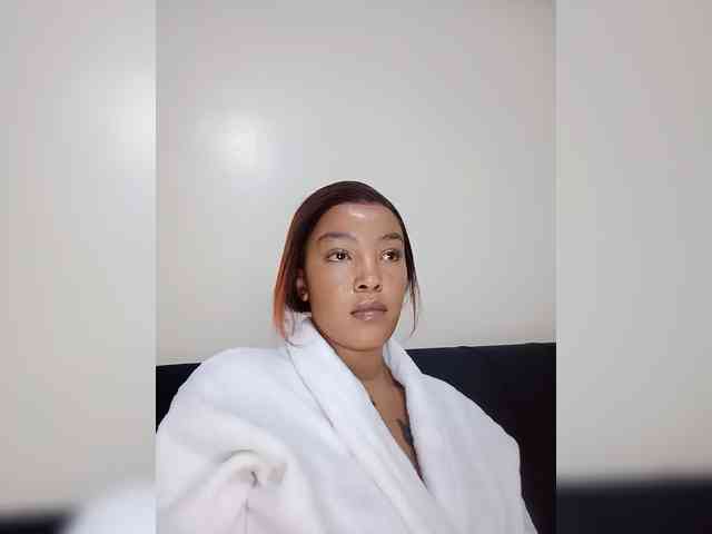 BeautifulGia webcam