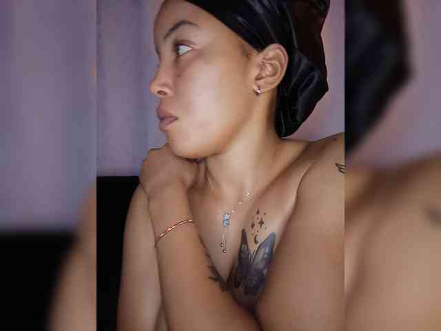 BeautifulGia webcam