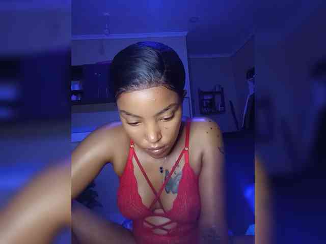 BeautifulGia webcam