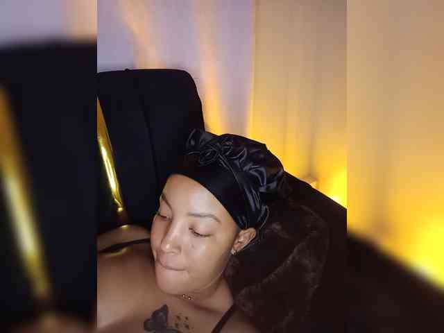 BeautifulGia webcam
