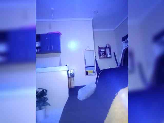 BeautifulGia webcam