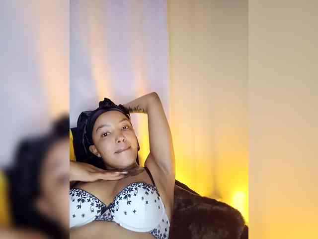 BeautifulGia webcam
