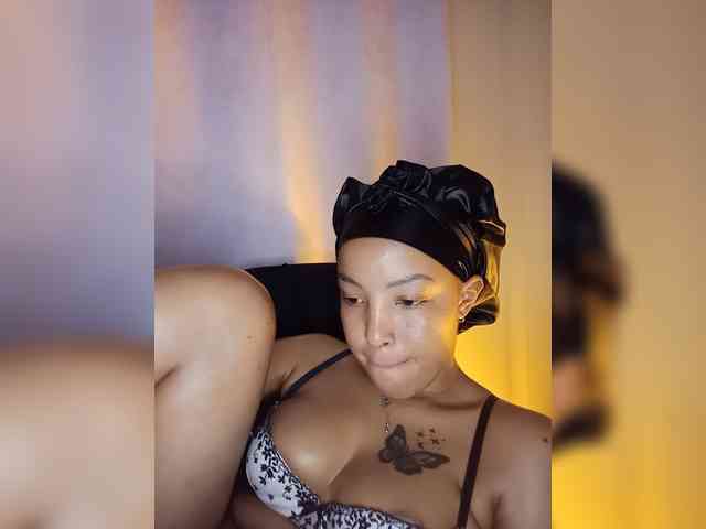 BeautifulGia webcam