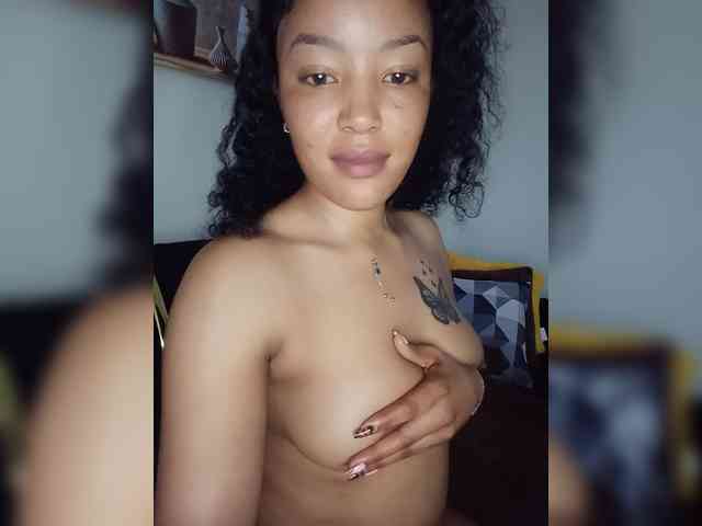 BeautifulGia webcam