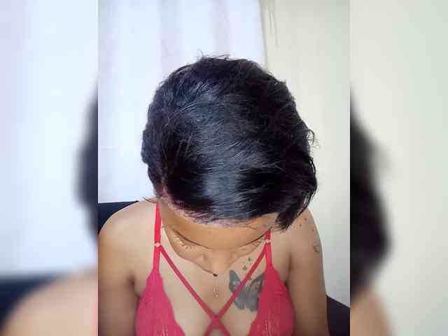 BeautifulGia webcam