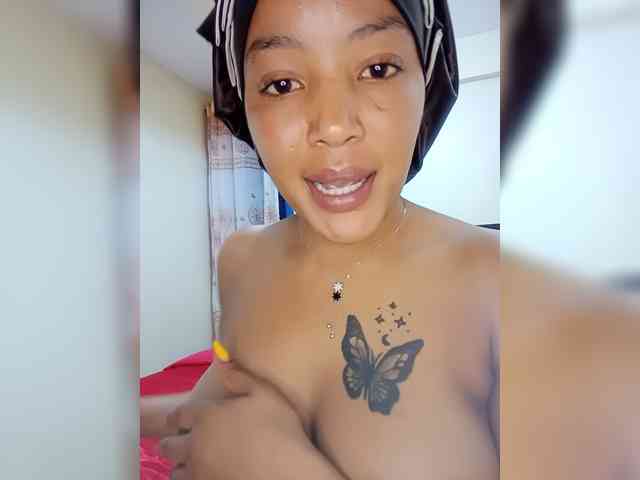 BeautifulGia webcam