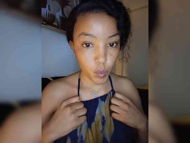 BeautifulGia webcam