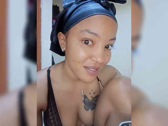 BeautifulGia webcam