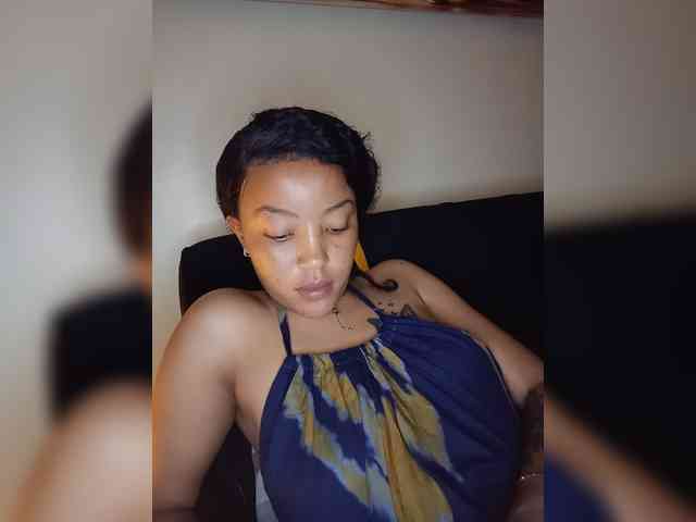 BeautifulGia webcam