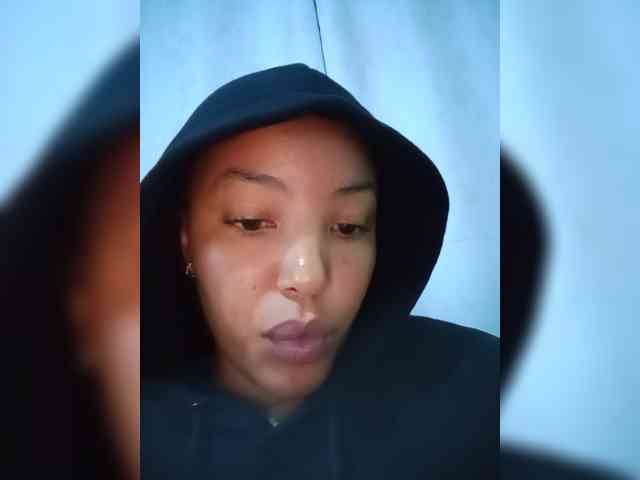 BeautifulGia webcam