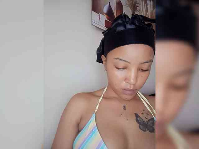 BeautifulGia webcam