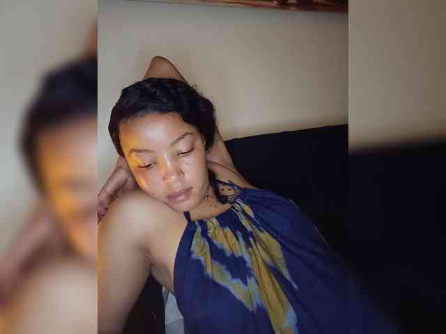 BeautifulGia webcam