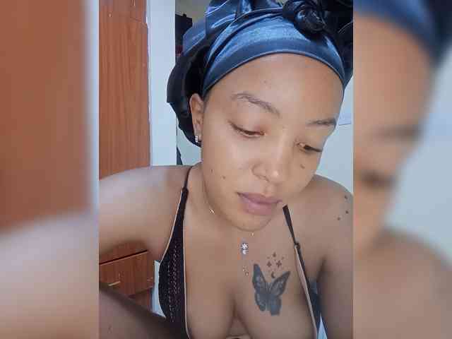 BeautifulGia webcam