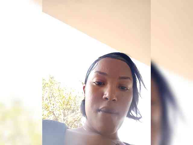 BeautifulGia webcam