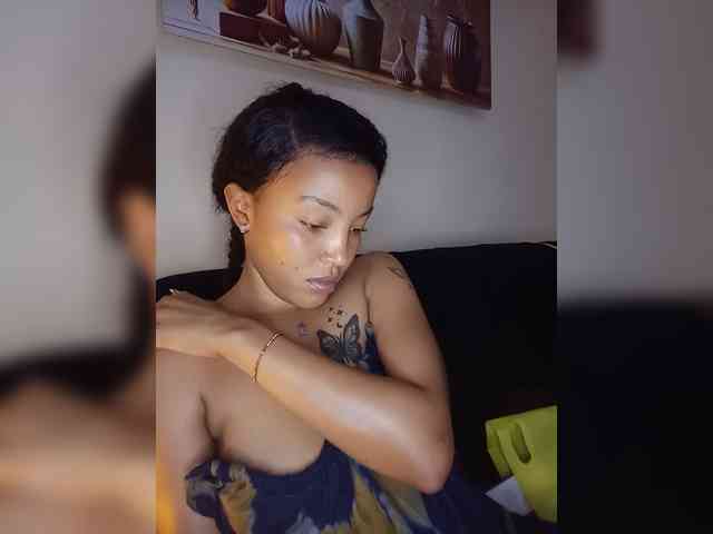 BeautifulGia webcam