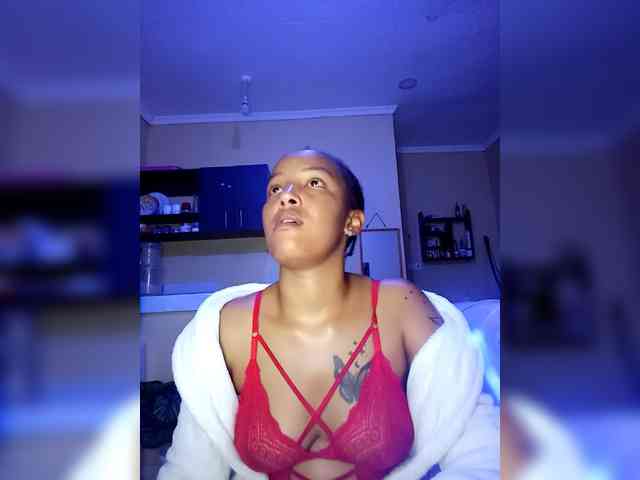 BeautifulGia webcam