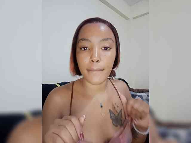 BeautifulGia webcam