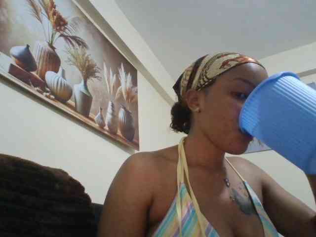 BeautifulGia webcam