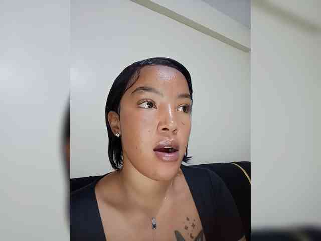 BeautifulGia webcam