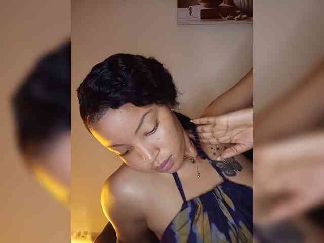 BeautifulGia webcam