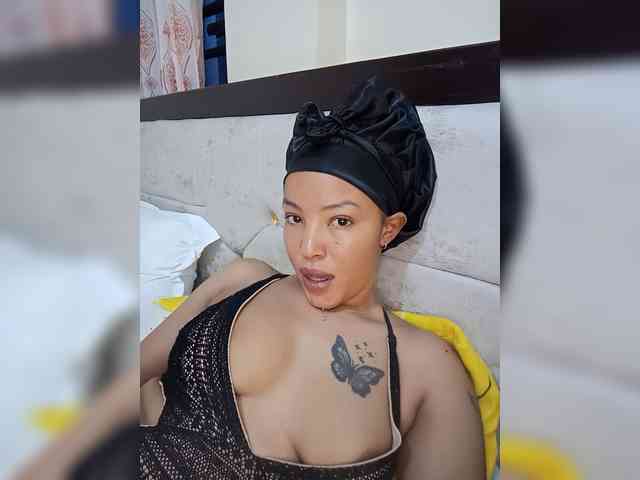 BeautifulGia webcam