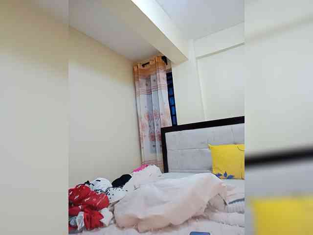 BeautifulGia webcam