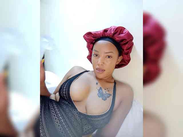 BeautifulGia webcam