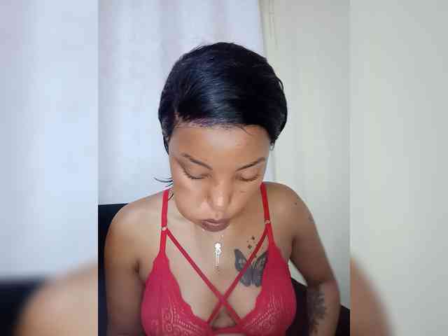 BeautifulGia webcam