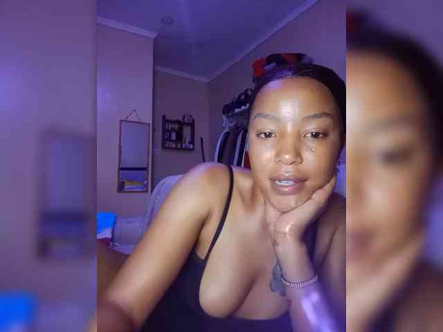 BeautifulGia webcam