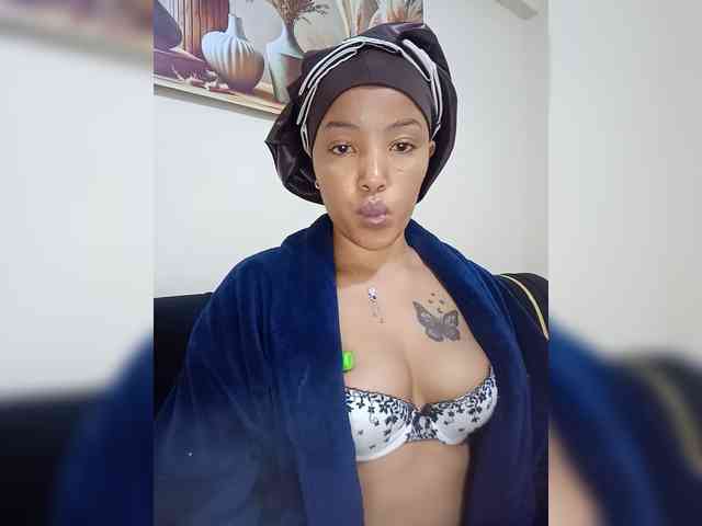 BeautifulGia webcam
