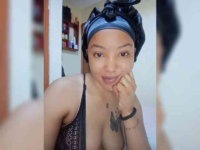 BeautifulGia webcam
