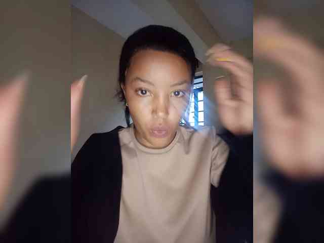 BeautifulGia webcam