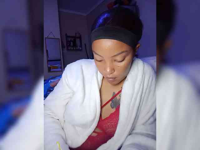 BeautifulGia webcam
