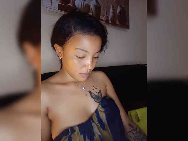 BeautifulGia webcam