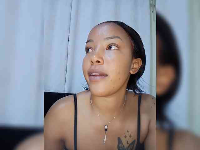 BeautifulGia webcam