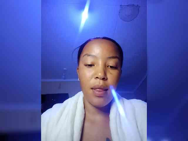 BeautifulGia webcam