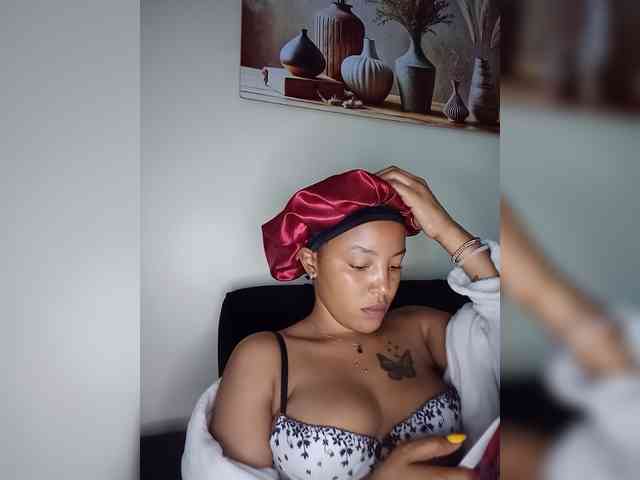BeautifulGia webcam