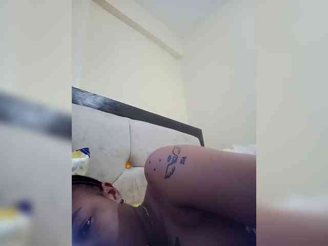 BeautifulGia webcam