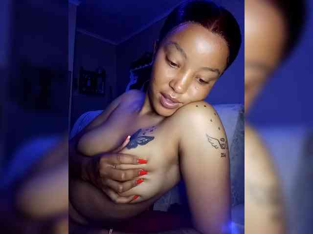 BeautifulGia webcam