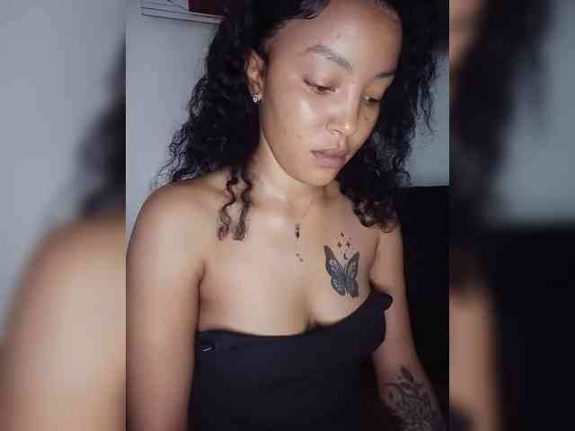 BeautifulGia webcam