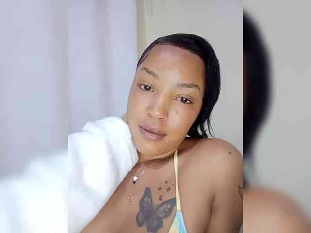 BeautifulGia webcam