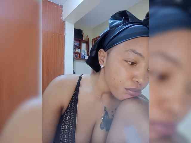 BeautifulGia webcam