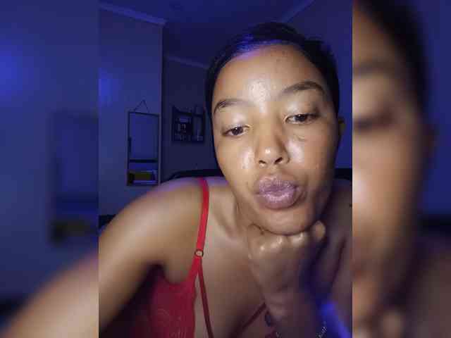 BeautifulGia webcam