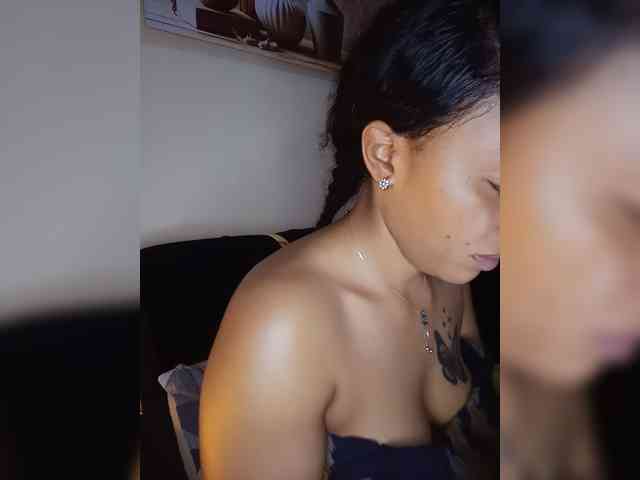BeautifulGia webcam